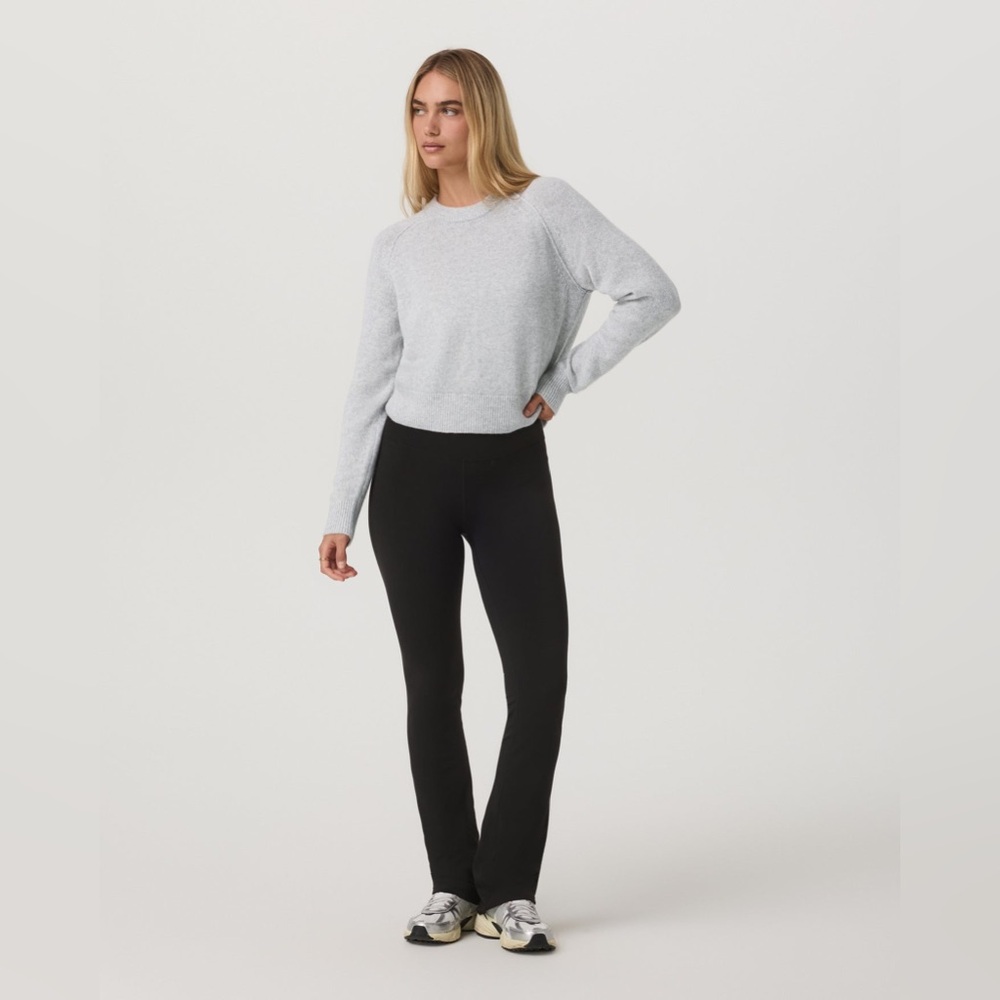 NWT Vuori Emillie Cashmere Crew in Pale Grey Heather - Picture 5 of 7